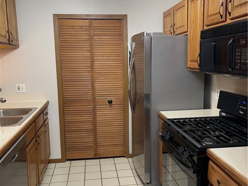 8665 W Scenicview Drive, Unit 205, Broadview Heights, OH 44147 Photo 20