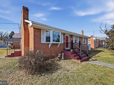 200 WASHINGTON AVENUE, FRONT ROYAL, VA 22630