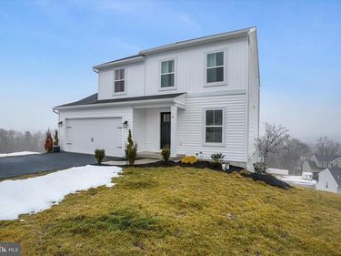 3 HILLSIDE VISTA DRIVE, PINE GROVE, PA 17963