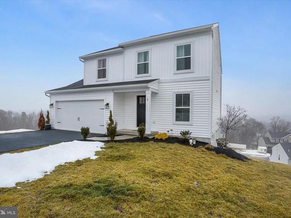 3 HILLSIDE VISTA DRIVE, PINE GROVE, PA 17963
