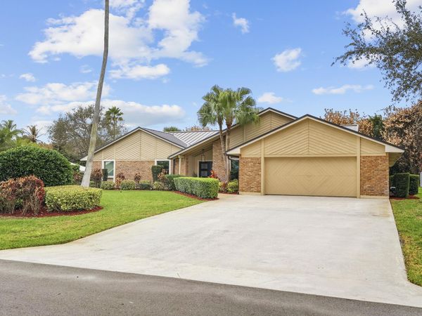 8222 SE Royal Street, Hobe Sound, FL 33455