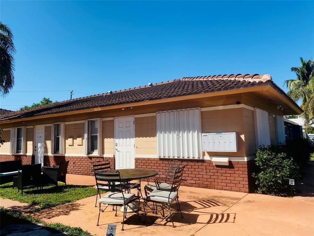 1932 NE 7th St, Unit 2, Deerfield Beach, FL 33441 Photo