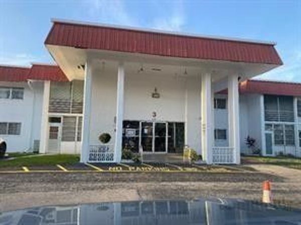 4881 NW 22nd Street, Unit 4A, Fort Lauderdale, FL 33313