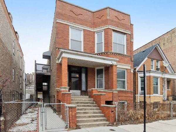 2228 W Augusta Boulevard, Chicago, IL 60622