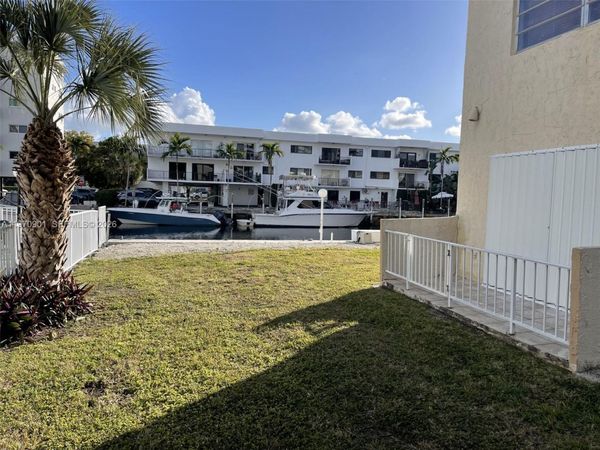 3522 NE 171st St, Unit 212, North Miami Beach, FL 33160