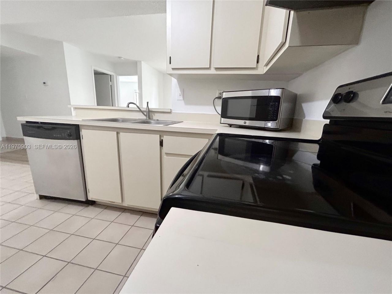 400 W Palm Cir W , Unit 201, Pembroke Pines, FL 33025 Photo