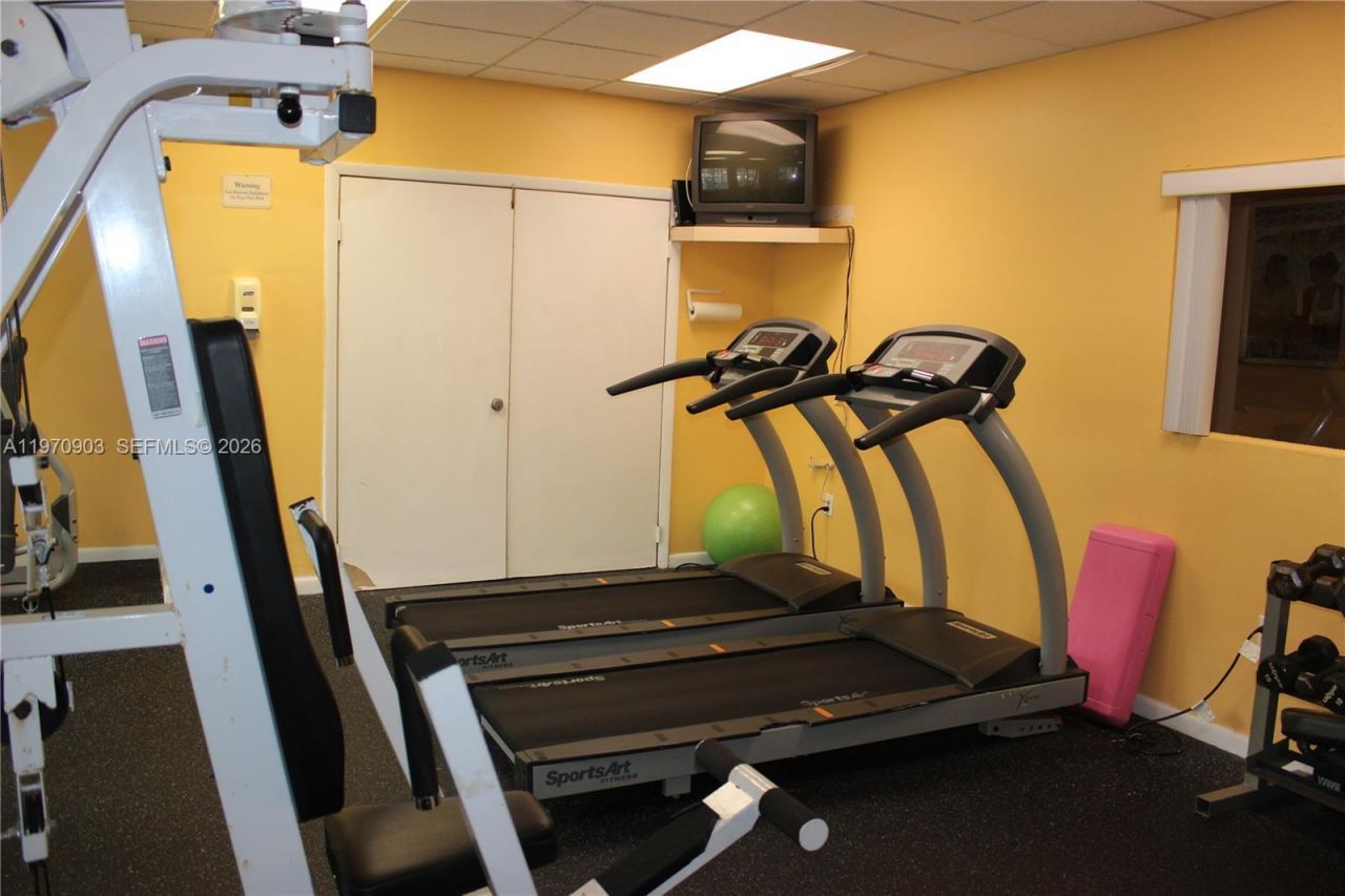 400 W Palm Cir W , Unit 201, Pembroke Pines, FL 33025 Photo