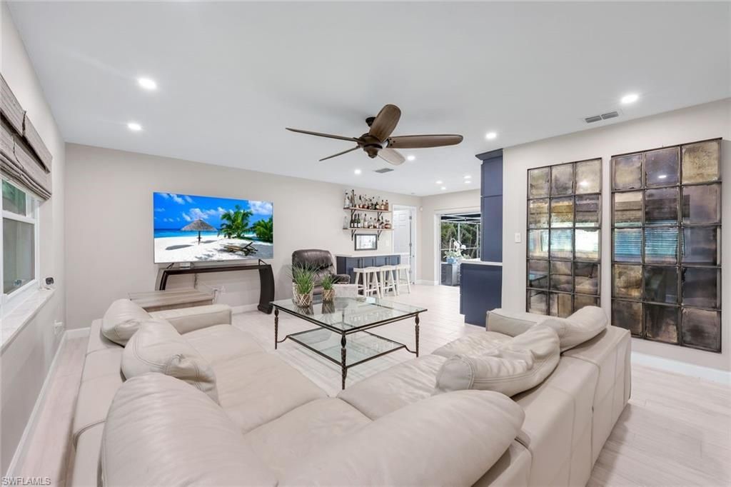 419 Pinecrest Ct, Cape Coral, FL 33904 Photo