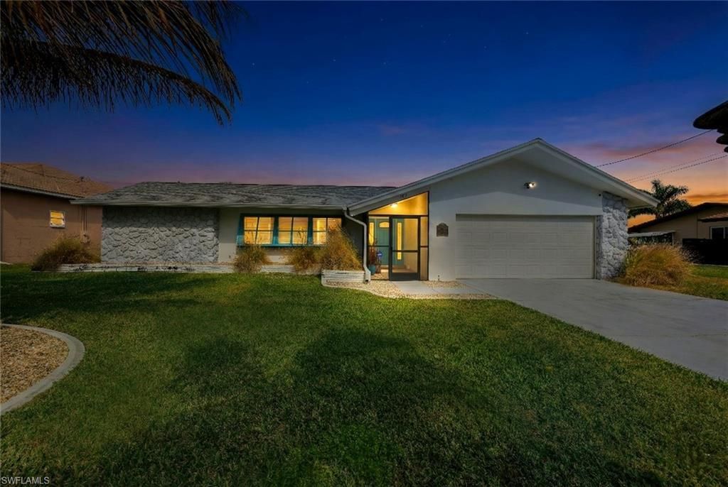 419 Pinecrest Ct, Cape Coral, FL 33904 Photo