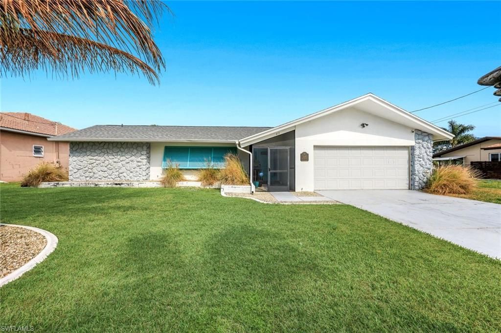 419 Pinecrest Ct, Cape Coral, FL 33904 Photo
