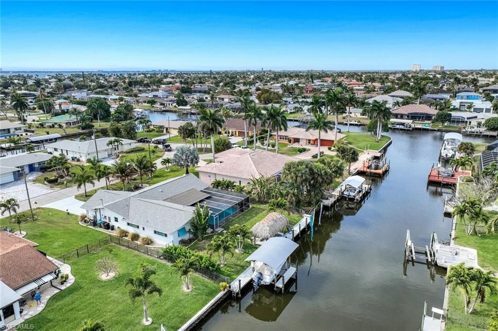 419 Pinecrest Ct, Cape Coral, FL 33904 Photo