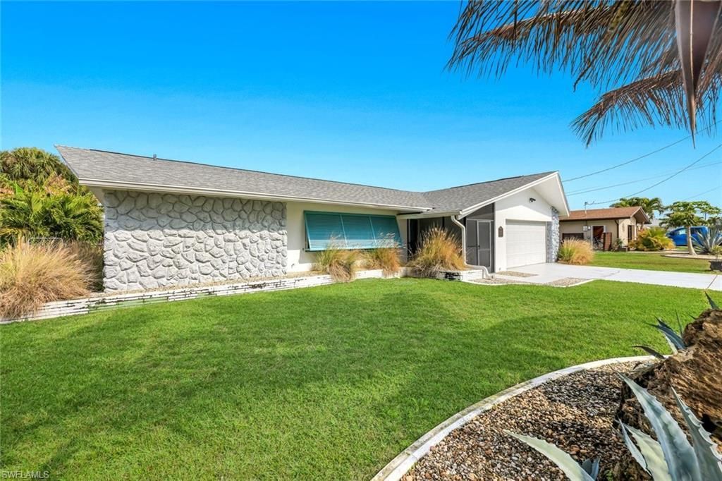 419 Pinecrest Ct, Cape Coral, FL 33904 Photo
