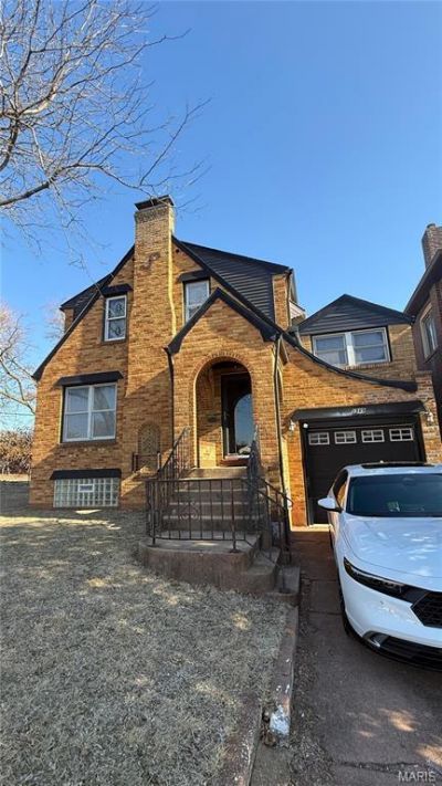 5989 N Cuba Court, Saint Louis, MO 63139 Main Photo