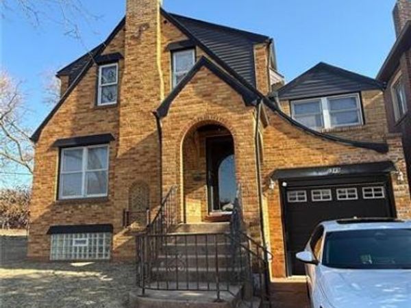 5989 N Cuba Court, St Louis, MO 63139