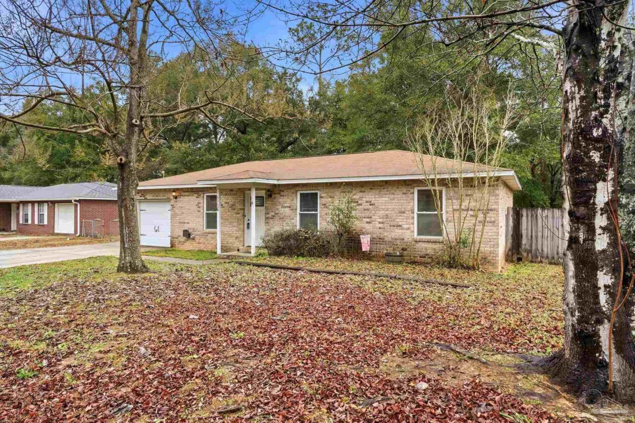 6568 Sinclair St, Milton, FL 32570 Main Photo