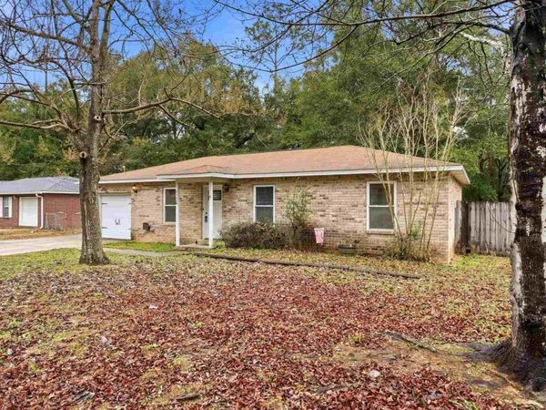 6568 Sinclair St, Milton, FL 32570