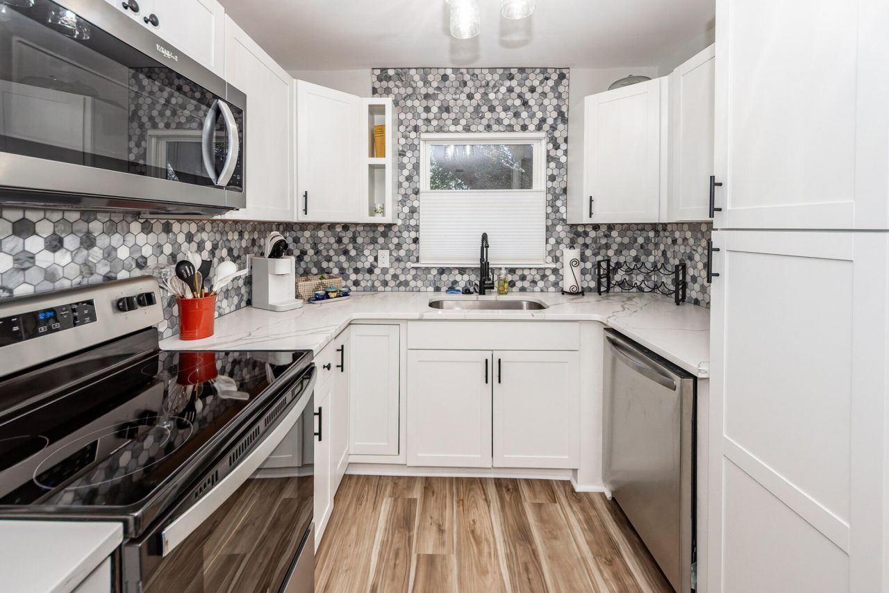 1511 Larry Street Photo 14