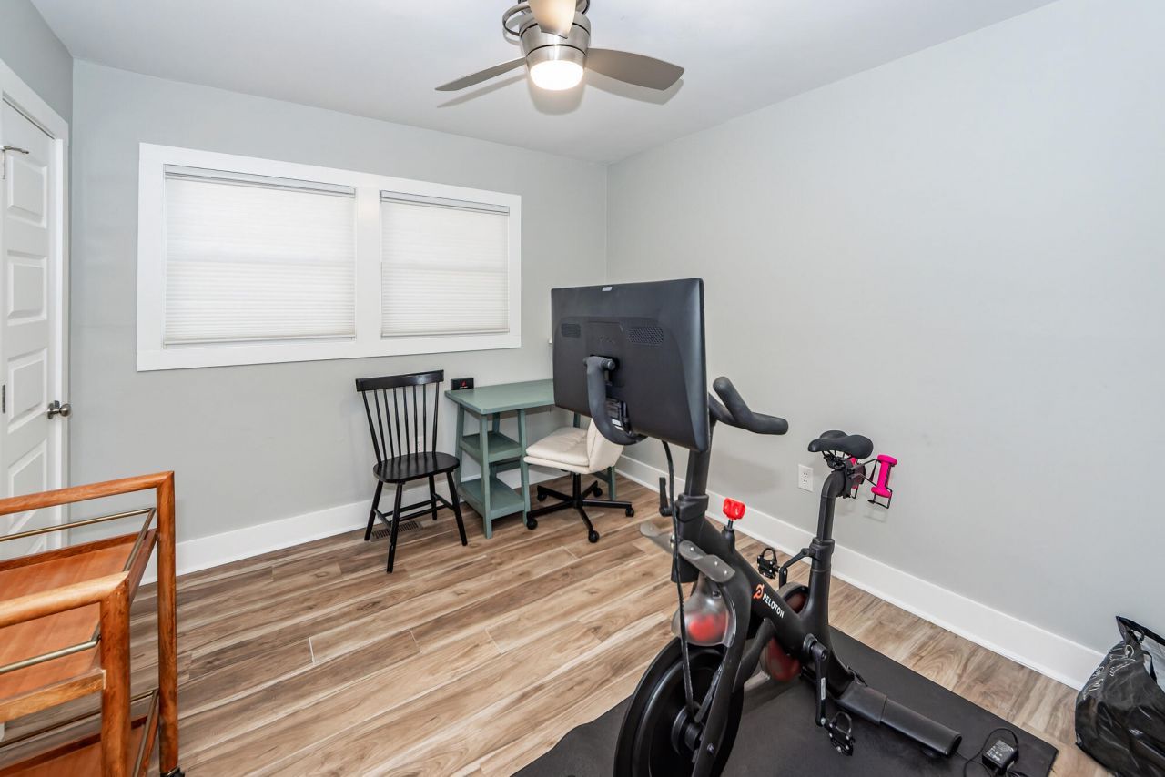 1511 Larry Street Photo 30