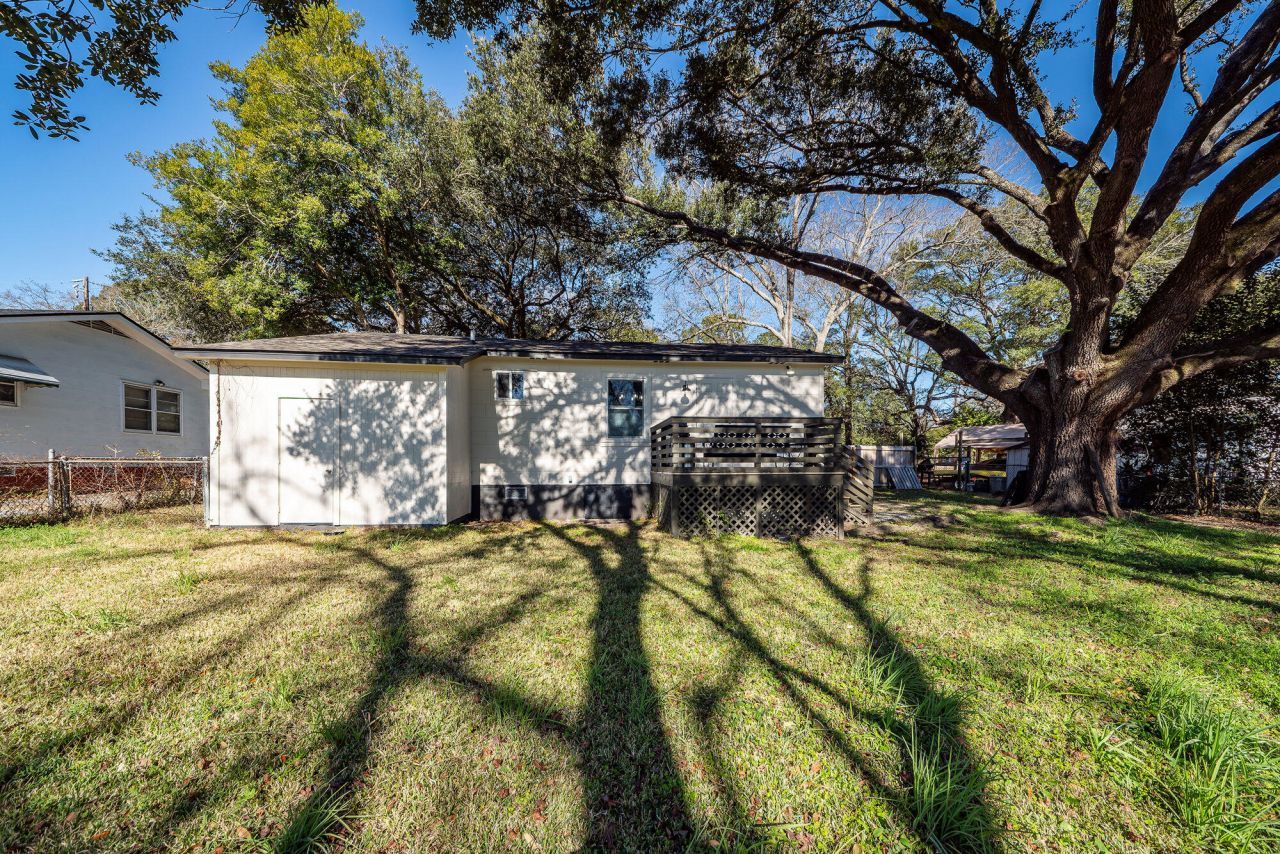 1511 Larry Street Photo 33