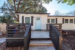 1511 Larry Street photo 4