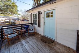 1511 Larry Street photo 4