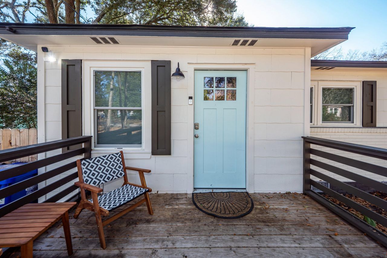 1511 Larry Street Photo 6