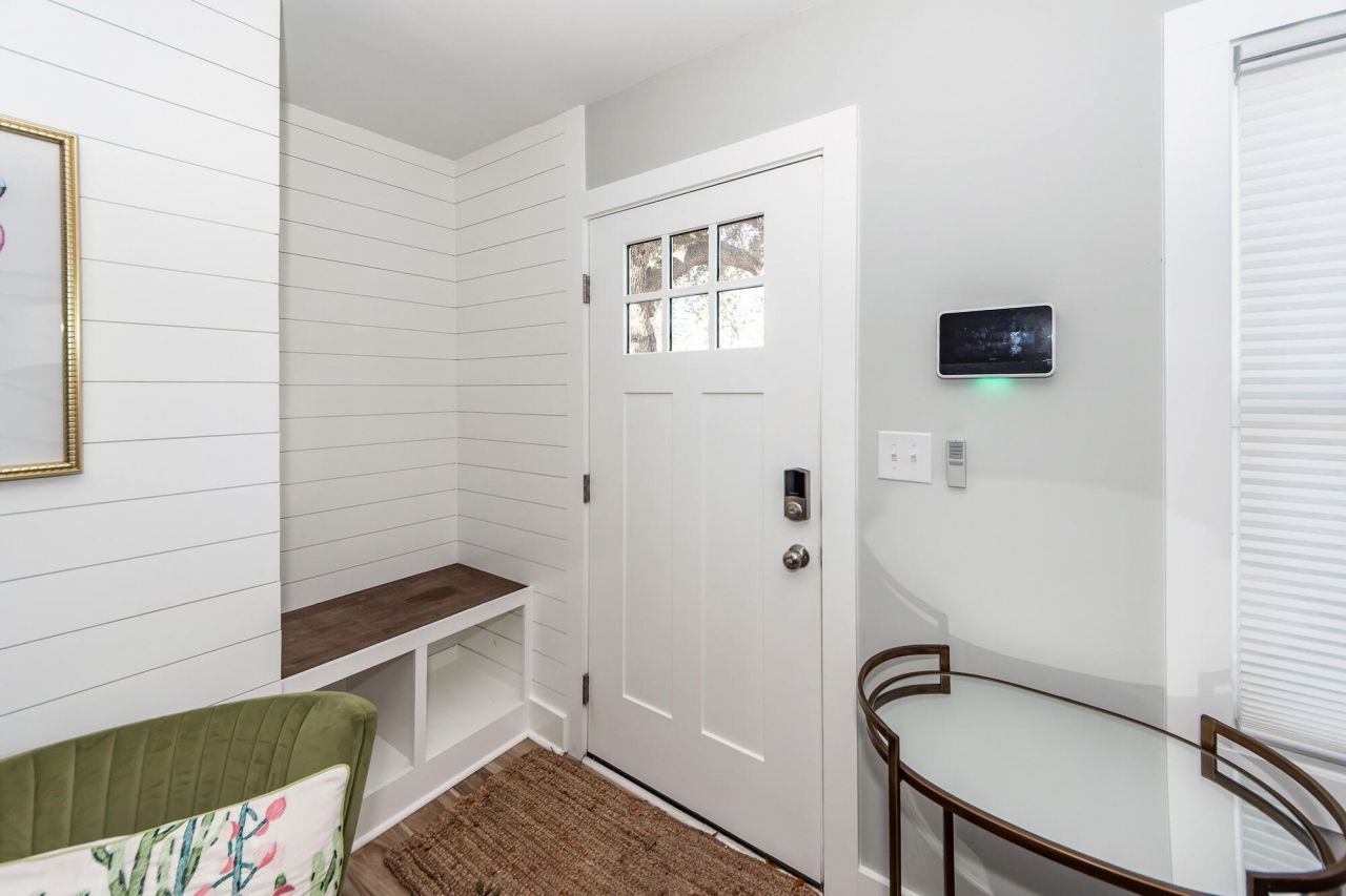 1511 Larry Street Photo 7