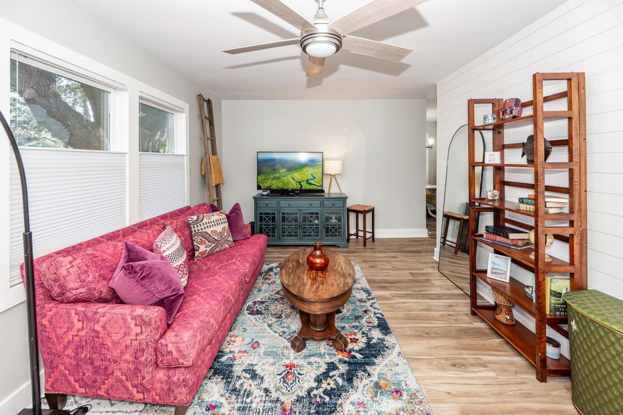 1511 Larry Street Photo 9