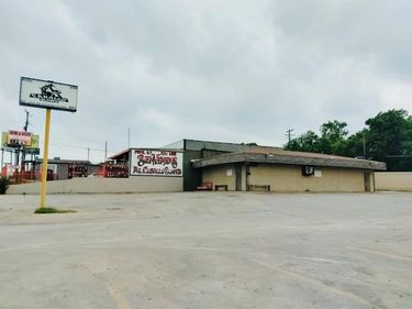 3203 N Main Street, Fort Worth, TX 76106