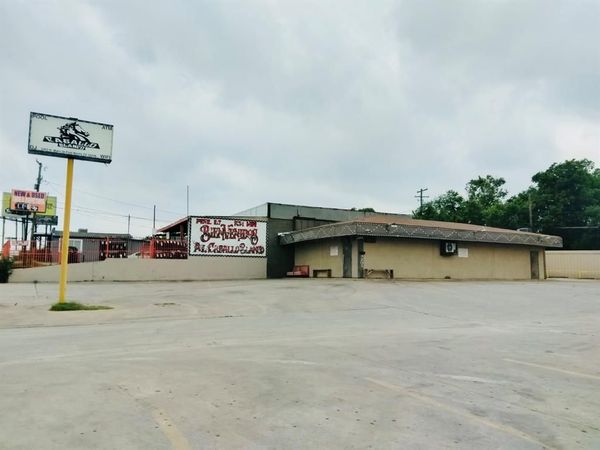 3203 N Main Street , Fort Worth, TX 76106