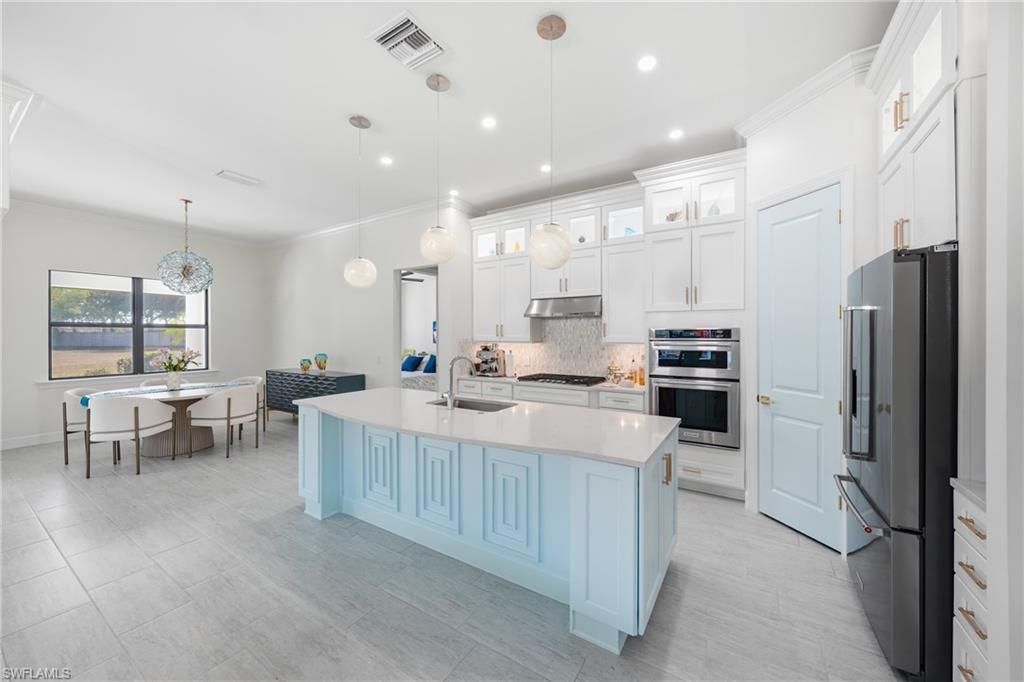 2718 Aviamar Cir, Naples, FL 34114 Photo