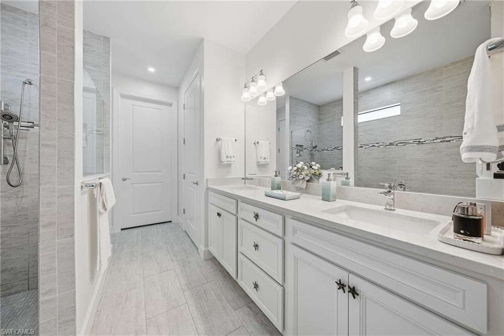 2718 Aviamar Cir, Naples, FL 34114 Photo