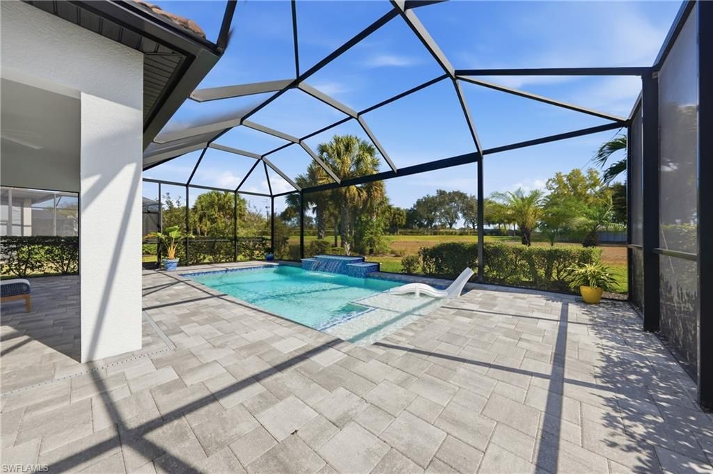 2718 Aviamar Cir, Naples, FL 34114 Photo