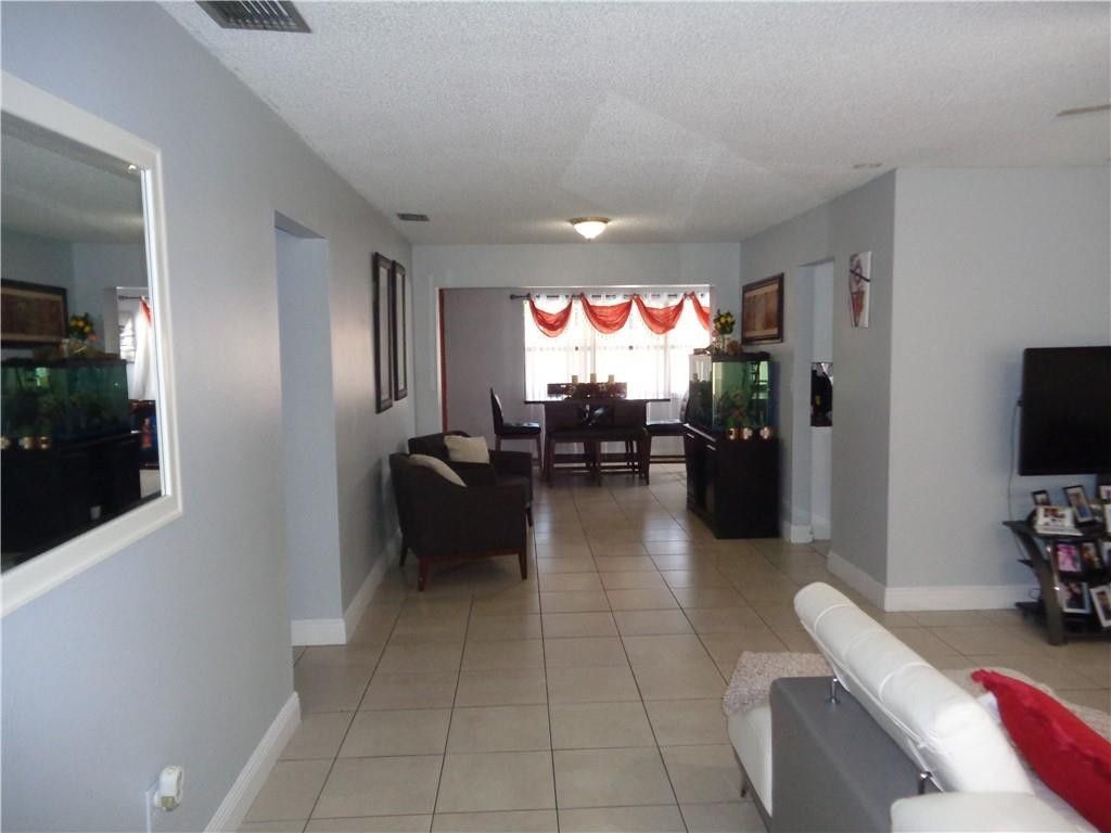 9571 Sunset Strip, Sunrise, FL 33322 Photo