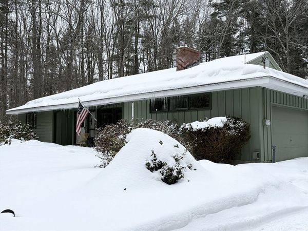 1090 Pleasant St, Paxton, MA 01612