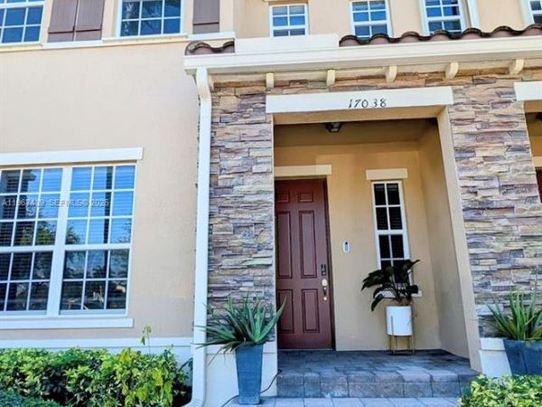 17038 SW 95th Ter, Miami, FL 33196