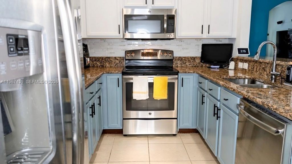 17038 SW 95th Ter, Miami, FL 33196 Photo