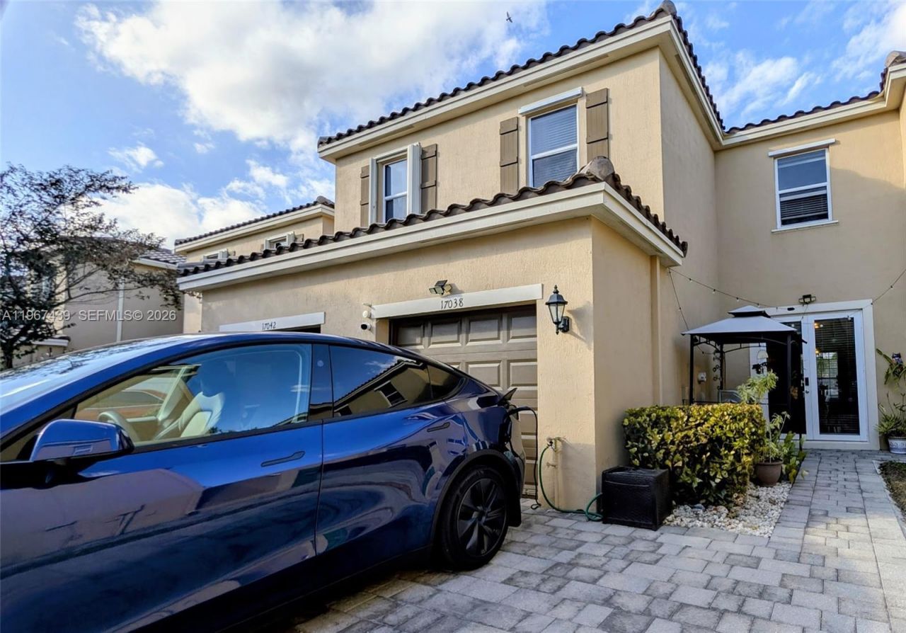 17038 SW 95th Ter, Miami, FL 33196 Photo