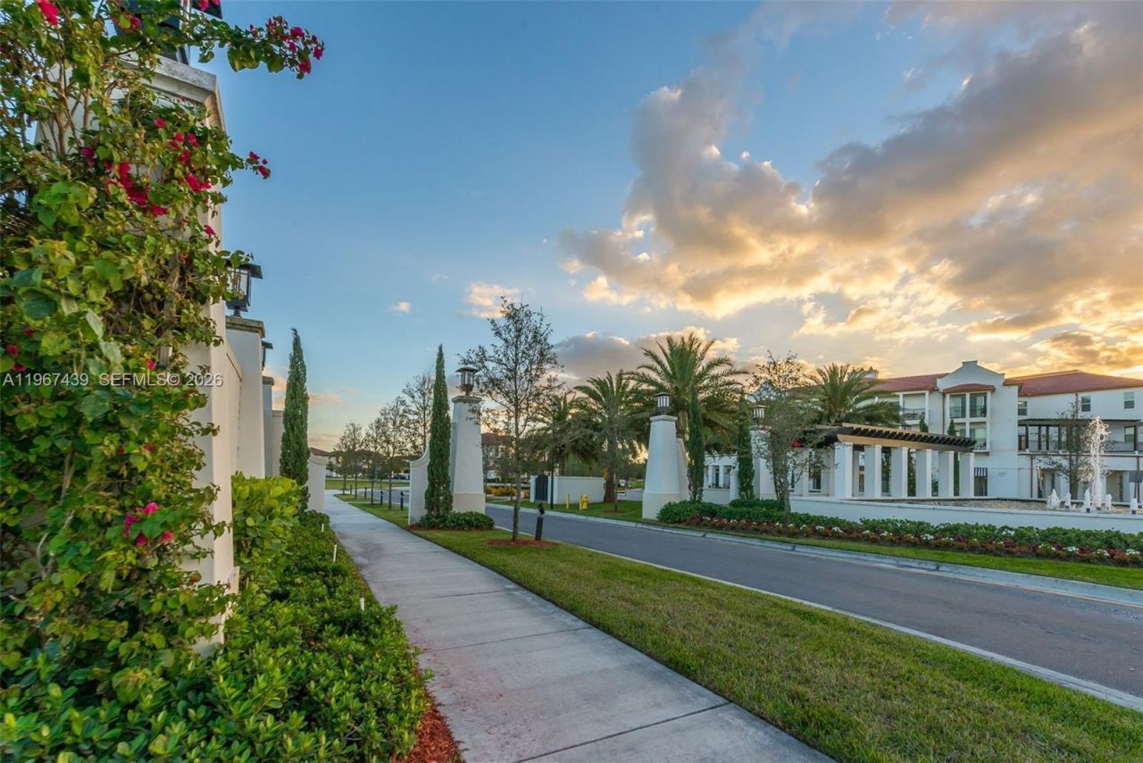 17038 SW 95th Ter, Miami, FL 33196 Photo