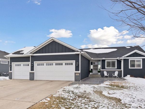 932 Farmers Ridge Trail, Belle Plaine, MN 56011
