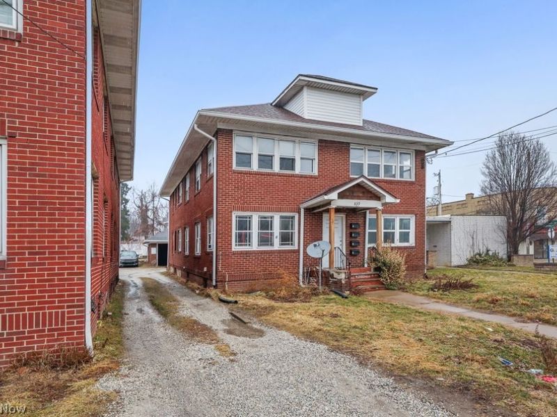 539 E Cuyahoga Falls Avenue, Akron, OH 44310 Photo 3