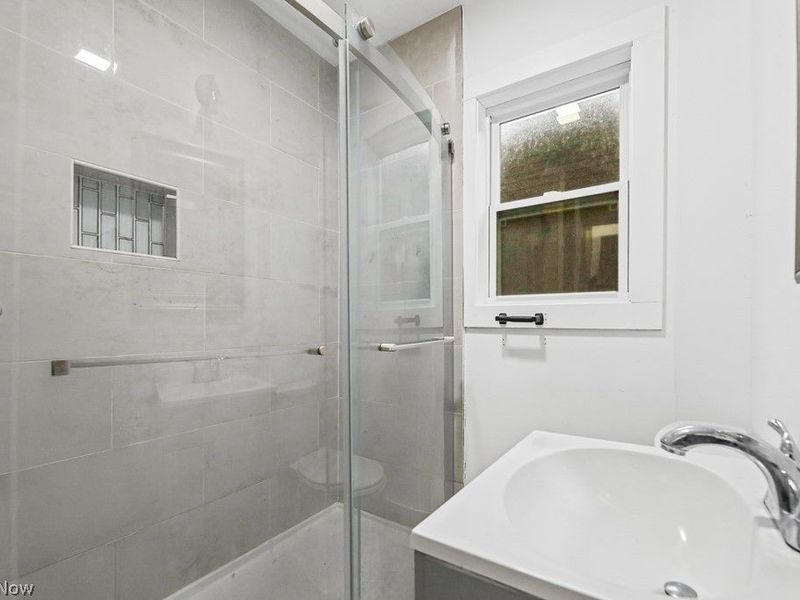 539 E Cuyahoga Falls Avenue, Akron, OH 44310 Photo 37