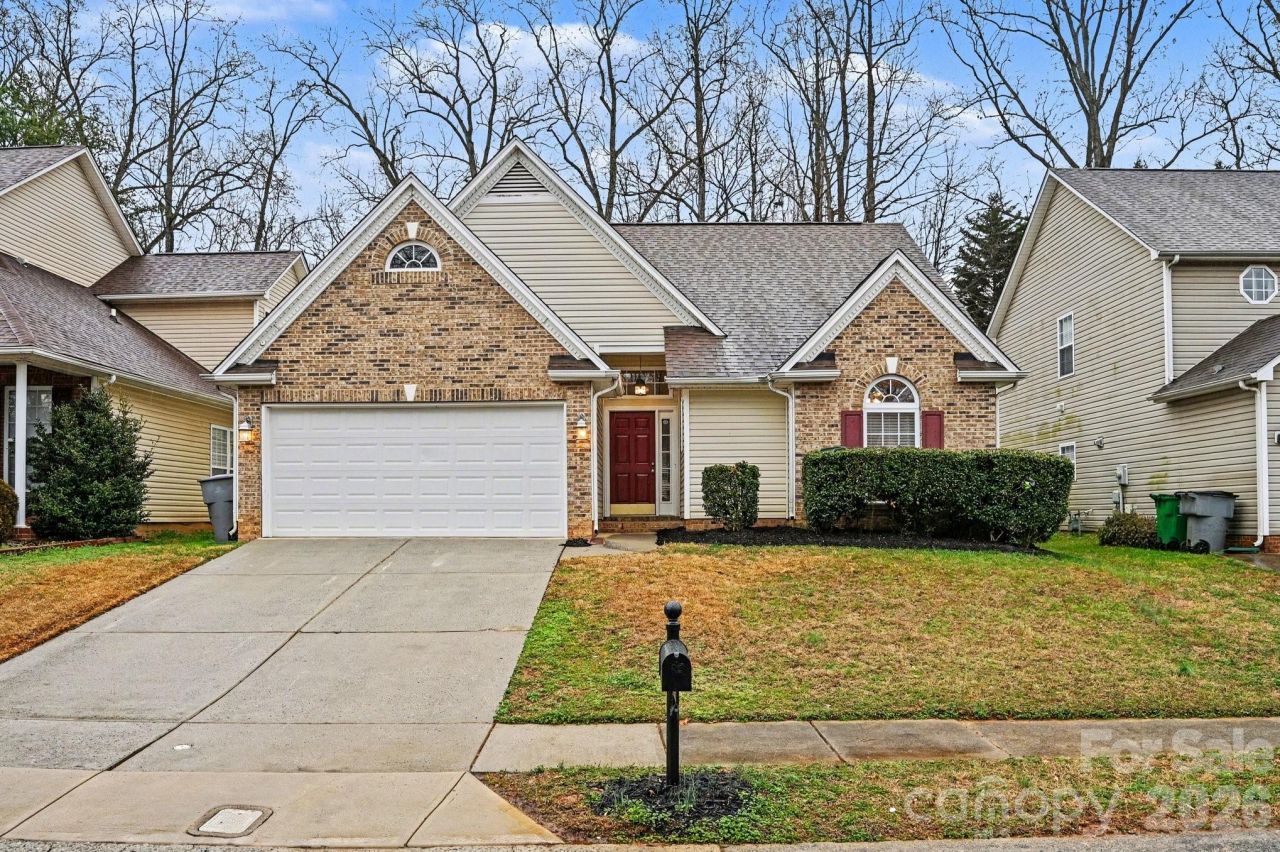 6902 Brachnell View Drive, Charlotte, NC 28269 Main Photo