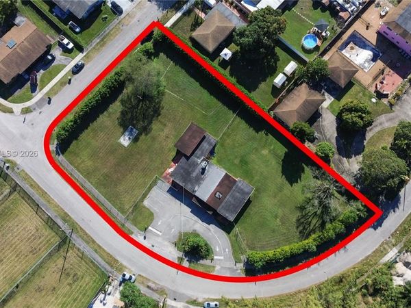 10450 NW 19th Ave , Miami, FL 33147