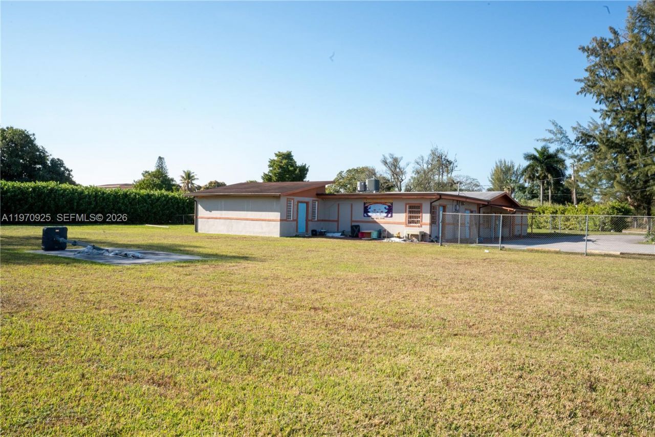 10450 NW 19th Ave , Miami, FL 33147 Photo