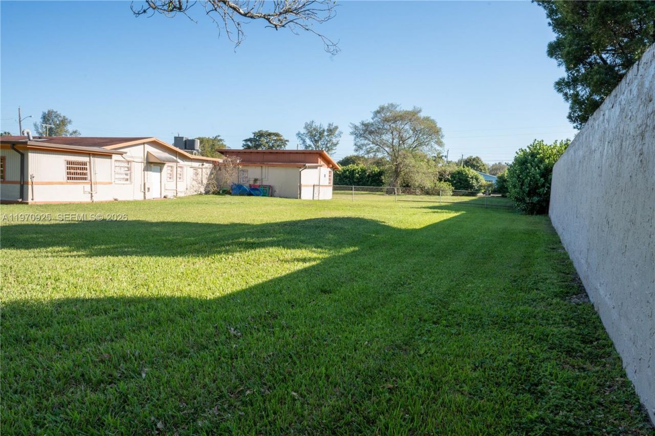 10450 NW 19th Ave , Miami, FL 33147 Photo