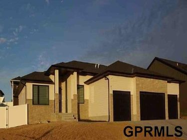 911 N 107Th Street, Lincoln, NE 68527