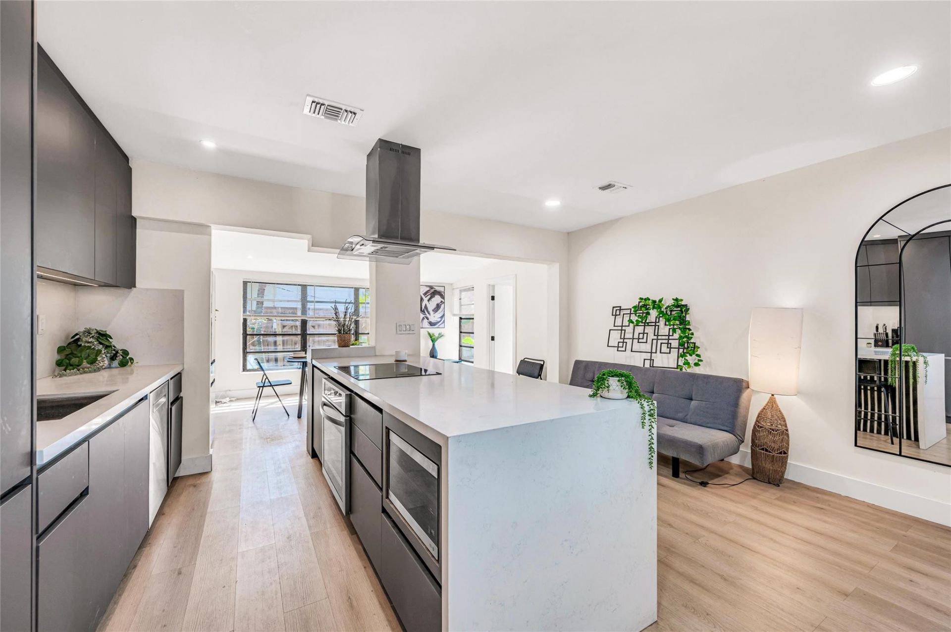 1760 NE 13th Street, Fort Lauderdale, FL 33304 Photo