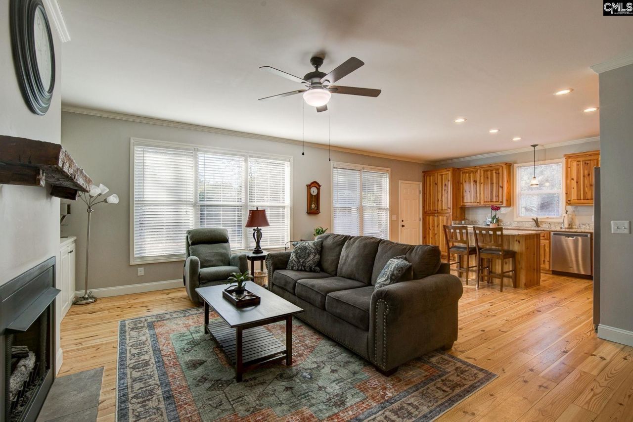 410 Alice Drive  Photo 8