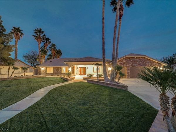 8030 La Cienega Street, Las Vegas, NV 89123